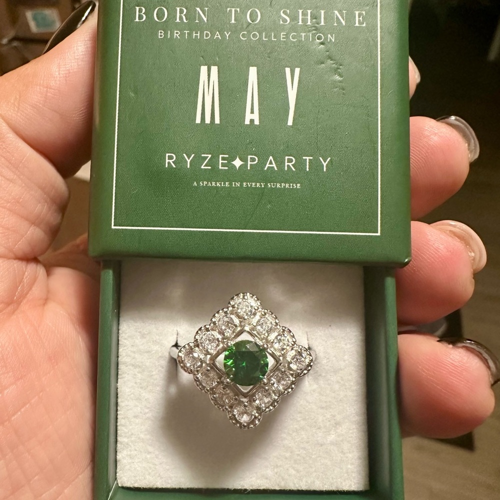Ryze May 2025 Born To Shine Size 11 - Green and Silver SS Gemstone Ring